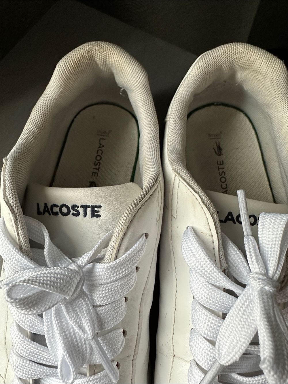 Lacoste White Leather Sneakers with Green Croc Accent Size 8.5 - Picture 2 of 7